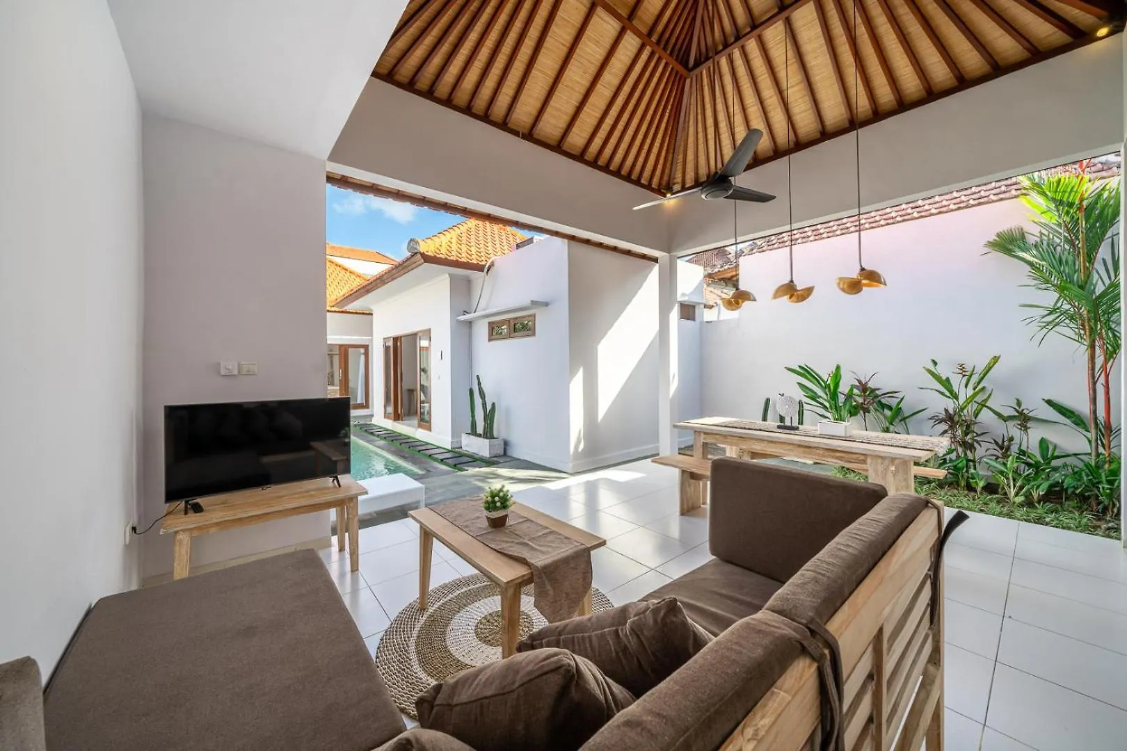 Modern 2Bdr Villa - Central Seminyak  Seminyak (Bali)