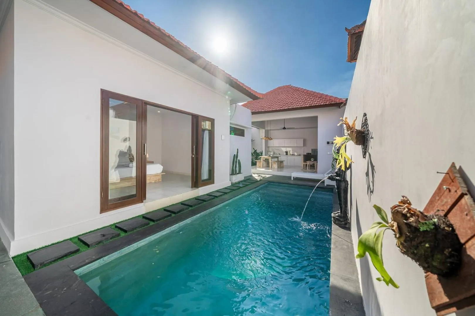 Modern 2Bdr Villa - Central Seminyak 0*, Seminyak (Bali)
